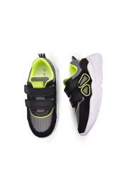 kids A more حذاء رياضي Manj Air Mesh بتفاصيل خفيفة للغاية للأولاد باللون الأسود