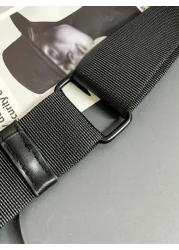 peach tree حقيبة كروس بودي بتصميم أنيق عصري بوح أحادي اللون، متعددة الطبقات، بسير قابل للتعديل، وغلق بسحاب، بشكل ع