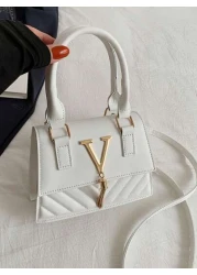 حقيبة رسول أنيقة وعصرية قطعة واحدة ، حقيبة رسول عصرية ، شرابة بحرف ، حقيبة كتف مربعة صغيرة عصرية ، مصنوعة من ما