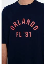  Collection تي شيرت أزرق داكن كبير الحجم مطبوع عليه مدينة - 100% قطعة TMNSS22TS0304