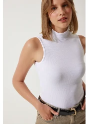 Happiness İstanbul بلوزة نسائية محبوكة ذات ياقة مدورة بدون أكمام حزمة من قطعتين باللونين الأبيض والأسود GT00012