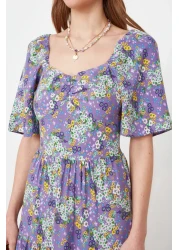  Collection فستان منسوج متوسط الطول بطبعة زهور وأكمام بالون على شكل حرف A باللون الأرجواني TWOSS20EL2323