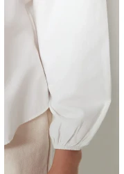  Collection قميص منسوج من القطن إكرو - ياقة مطرزة، مقاس عادي TWOSS23GO00009