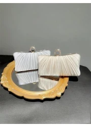 حقيبة سهرة نسائية فاخرة بطيات من الساتان المزينة بإبزيم حلقي لامع للحفلات والمناسبات الرسمية والأعراس مع حما