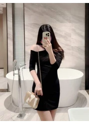 A Classic Crossed Satin Box Clutch Bag With High End Feel Suitable For Evening Party Formal Occasions Dance Events Romantic Weddings Chain Strap Banquet Handbag