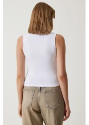 Happiness İstanbul بلوزة نسائية محبوكة ذات ياقة مدورة بدون أكمام حزمة من قطعتين باللونين الأبيض والأسود GT00012