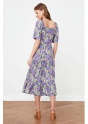  Collection فستان منسوج متوسط الطول بطبعة زهور وأكمام بالون على شكل حرف A باللون الأرجواني TWOSS20EL2323