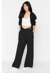  Collection بنطال محبوك بطبعة سوداء بأرجل واسعة/قصة مريحة وخصر غير متماثل TWOAW23PL00389