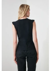  Collection بلوزة منسوجة مزدوجة الصدر بأزرار على شكل عظمة سوداء TWOSS20BZ0707